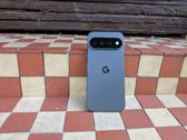Google Pixel 11 Pro XL zachwyca eleganckim designem w różnych sceneriach. Google Pixel 11 Pro XL zachwyca eleganckim designem w różnych sceneriach.