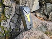 Ulefone Armor 34 Pro w terenie - wytrzymały smartfon doskonały do outdoorowych przygód.
