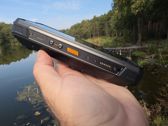 Ulefone Armor 34 Pro w naturalnych plenerach – styl i wytrzymałość w jednym.