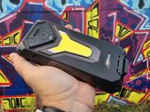 Ulefone Armor 34 Pro - wyjątkowy design uchwycony w dynamicznej scenerii graffiti.