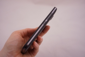 Prawy bok myPhone'a Next