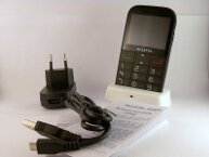 Akcesoria w zestawie sprzedażowym: ładowarka, kabel USB, stacja dokująca oraz instrukcja obsługi