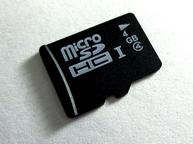 4GB karta pamięci w zestawie