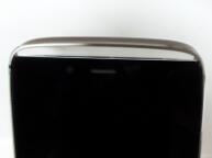 Transparentna wstawka w górnej części telefonu Transparentna wstawka w górnej części telefonu