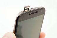 Szufladka SIM w Moto X