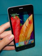 Ekran w smartfonie Nexo Handy