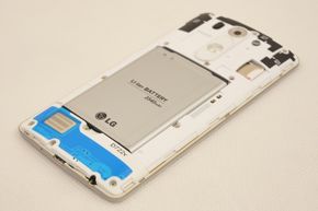Karta microSIM i potężna bateria