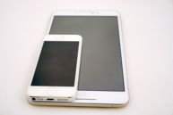 Porównanie wielkości Fonepada 8 z Galaxy Note 4 i iPhone 5