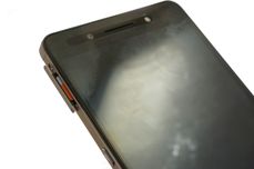 Hybrydowy slot kart w Honor 7