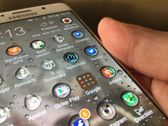 Samsung A5 2016 w uchwycie w samochodzie