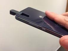 Brakuje tylko opcji pozwalającej na to, by obiektyw otwierał się jak scyzoryk ;)